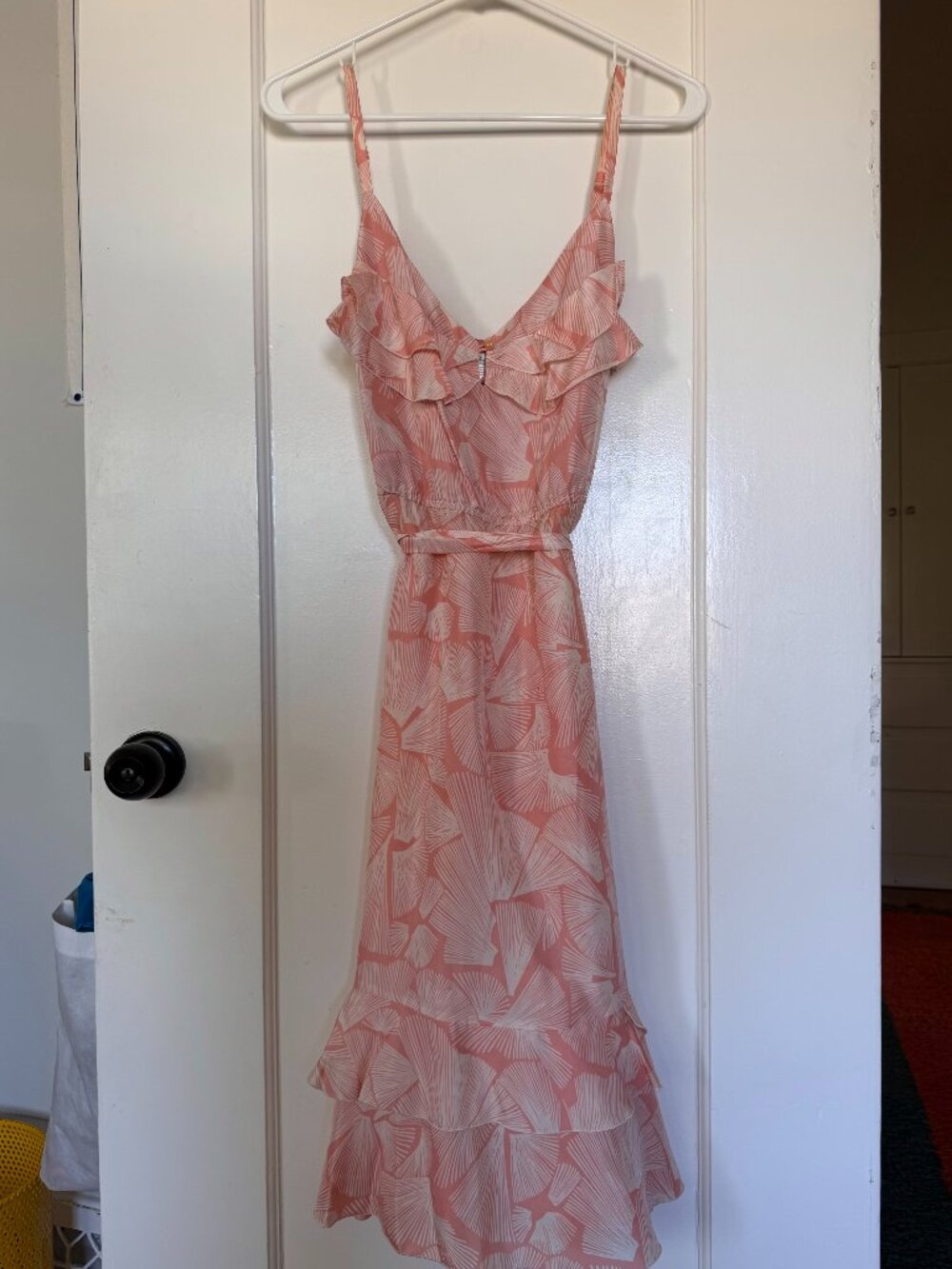 Kimchi & Blue Coral Shell Print Silk Midi Dress – Size 4, Ruffle Tiers